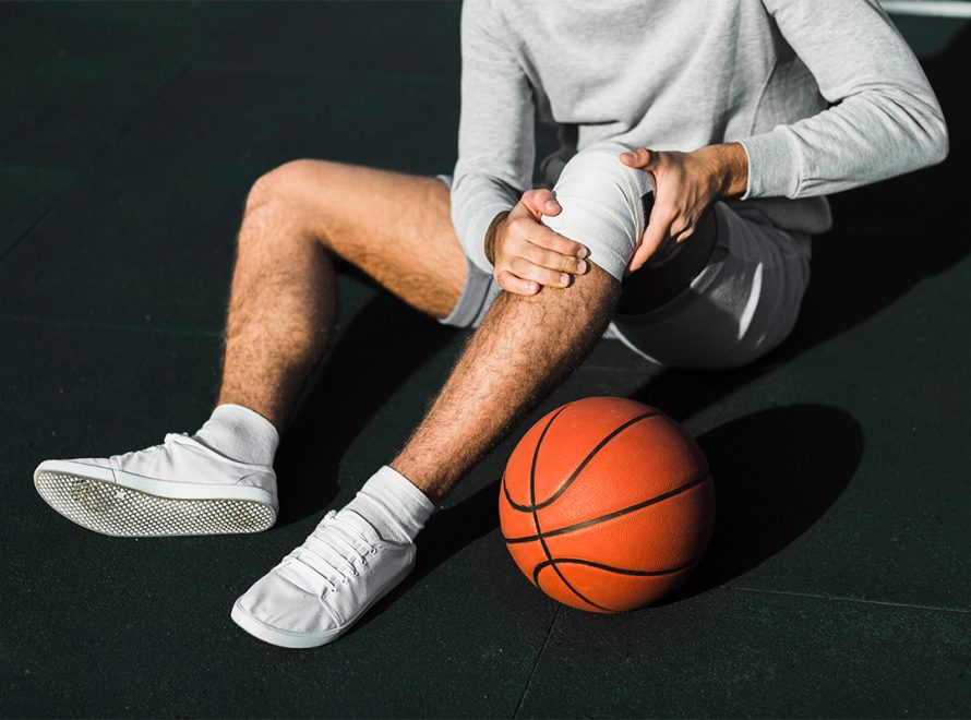 العلاج بالخلايا الجذعية للإصابات الرياضية ودعم تعافي الرياضيين باستخدام الطب التجديدي.